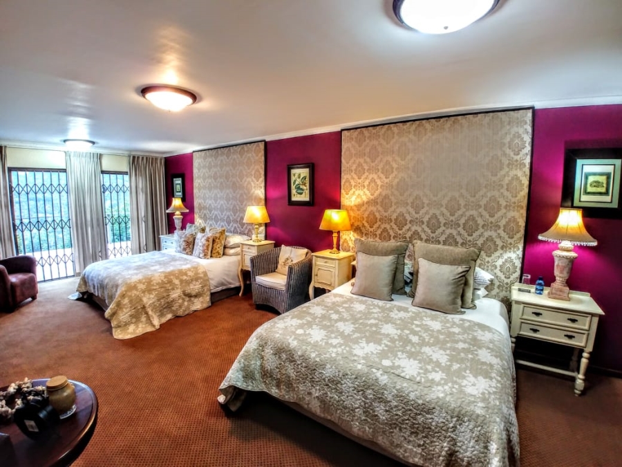 10 Bedroom Property for Sale in Hoekwil Western Cape